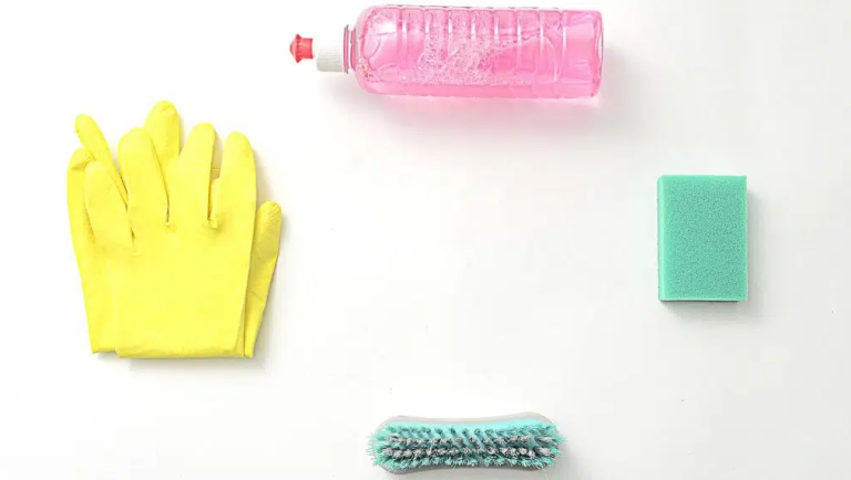 How to clean a commercial ice machine